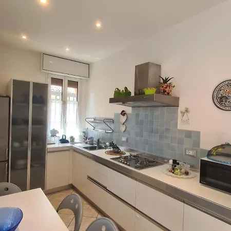 30mt Dalla Spiaggia Con Terrazza Vista Mare Ferienhaus