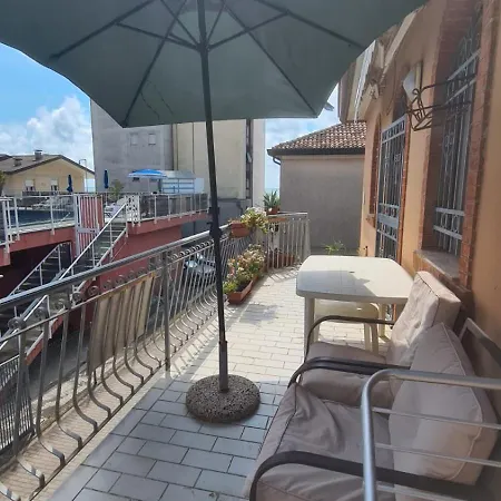 30mt Dalla Spiaggia Con Terrazza Vista Mare Ferienhaus Lido di Jesolo
