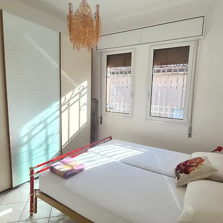 30mt Dalla Spiaggia Con Terrazza Vista Mare Ferienhaus Lido di Jesolo